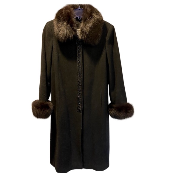 Gorgeous Marvin Richard’s Lambswool Coat with fur collar and cuffs. - Picture 3 of 8